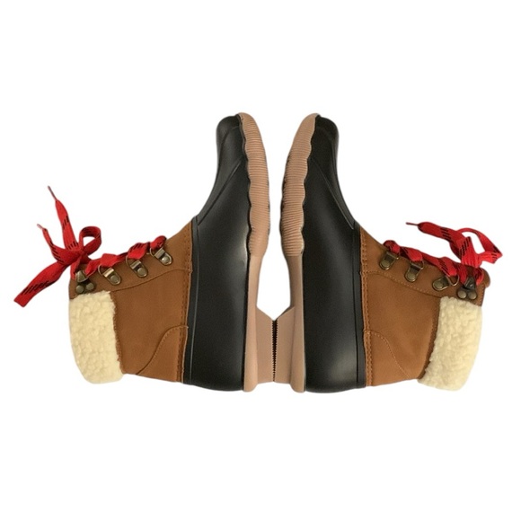 Magellan Outdoors Sherpa collar duck boot - Picture 9 of 14